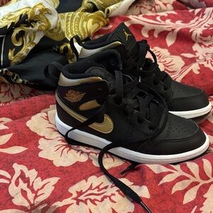 Like New Kids Nike Dunks Black and Gold Sneakers